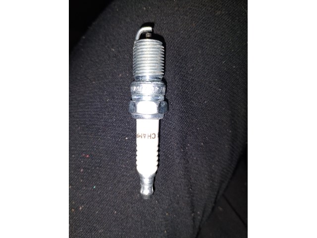 1998 Chevy Silverado 1500 Spark Plug