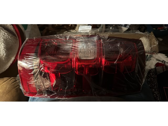 2014 Chevy Tahoe Tail Light (Compatible with 2007-2014)