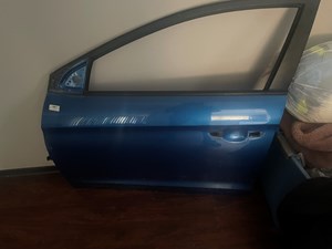 2018 Hyundai Elantra Front Door