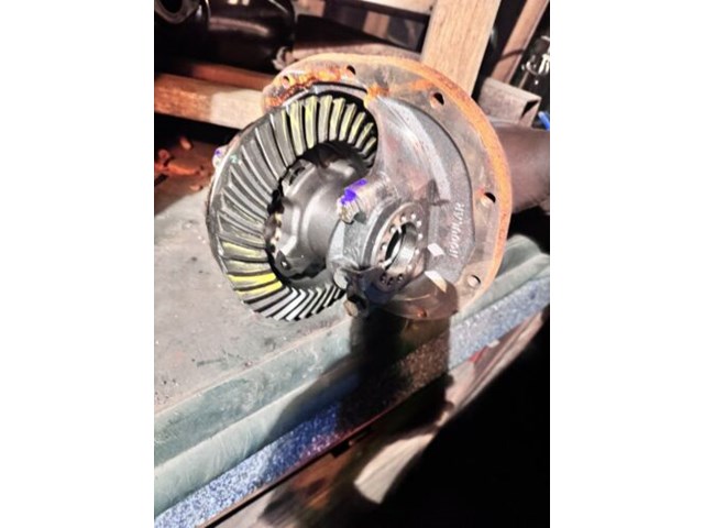 ford 8 inch third member