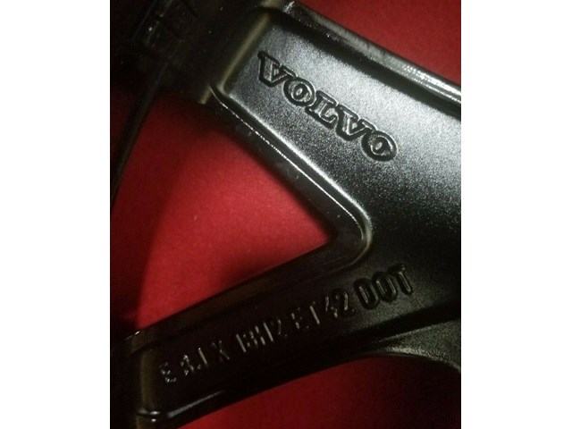 Volvo S60 V60 2019 18