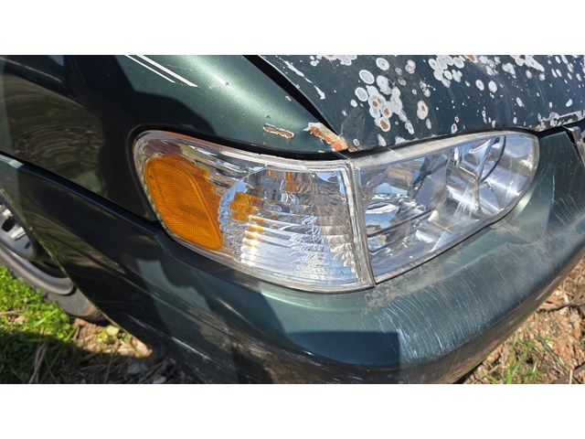 2001 Toyota Corolla Headlight right/left 