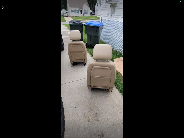 2013 GMC Yukon Front Seats