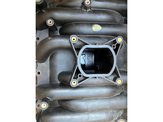1997 Ford Mustang Intake Manifold