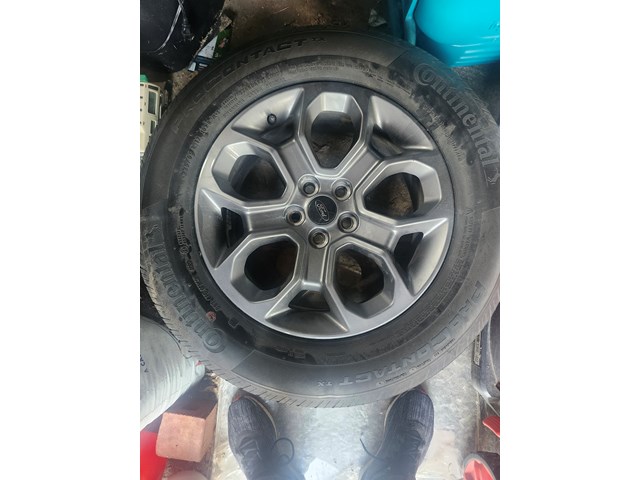 Ford maverick wheels and tires