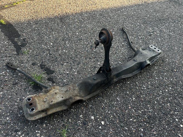 1993 Honda Accord Front lower crossmember / radius rod support bar Traction Bar 