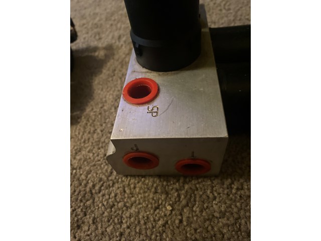 2003 2006 Mercedes A-Class C class or S class Distributor regulator valve 