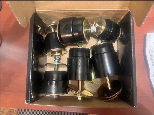 1990 Ford F150 Energy Suspension Body Mount Set Kit 4.4123G (NEW)