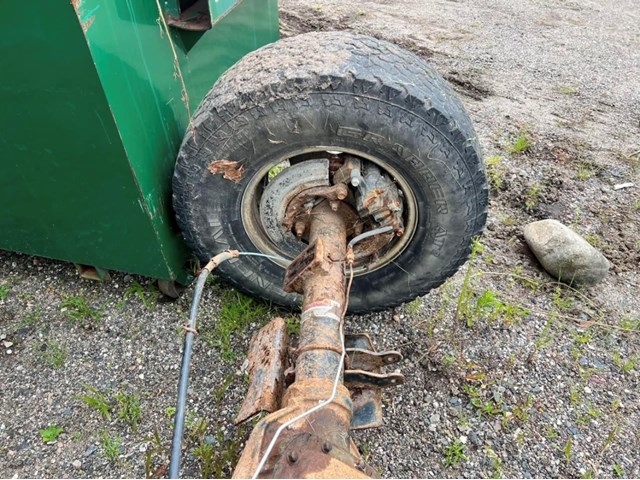 2000-2005 Ford Excursion 10.5” 3.73 Rear Axle Assembly (FREIGHT)