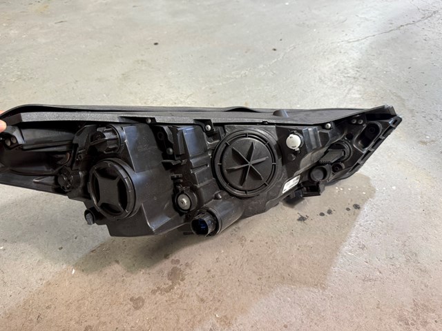 2016-2018 Hyundai Tucson Headlight (Driver side)