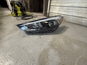 2016-2018 Hyundai Tucson Headlight (Driver side)