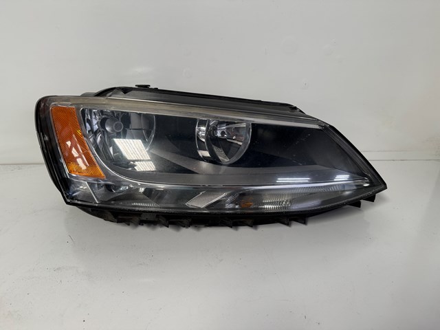 2011 Volkswagen Jetta Headlight (Passenger)