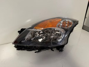 2007 Nissan Altima Driver Headlight