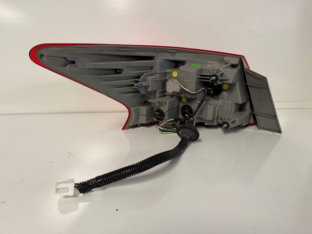 2016 Nissan Sentra Tail Light (passenger)