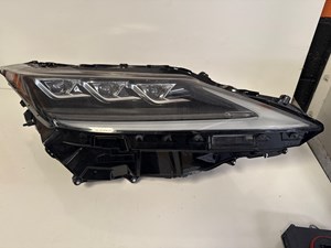 2016 Lexus LX 450 Headlight triple beam (passenger)