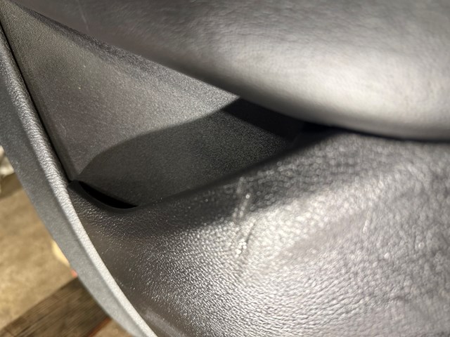 2015-23 Dodge Challenger left drivers door complete with handle, glass, mirror