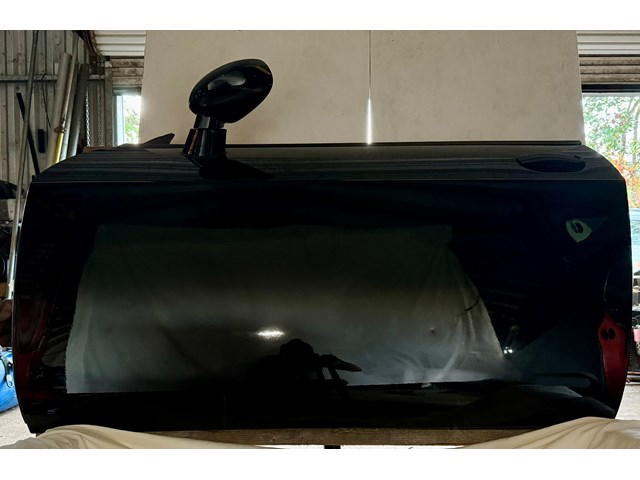 2015-23 Dodge Challenger left drivers door complete with handle, glass, mirror