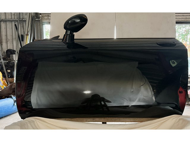 2015-23 Dodge Challenger left drivers door complete with handle, glass, mirror