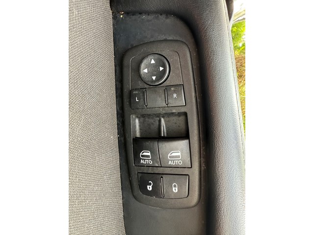 2015-23 Dodge Challenger left drivers door complete with handle, glass, mirror