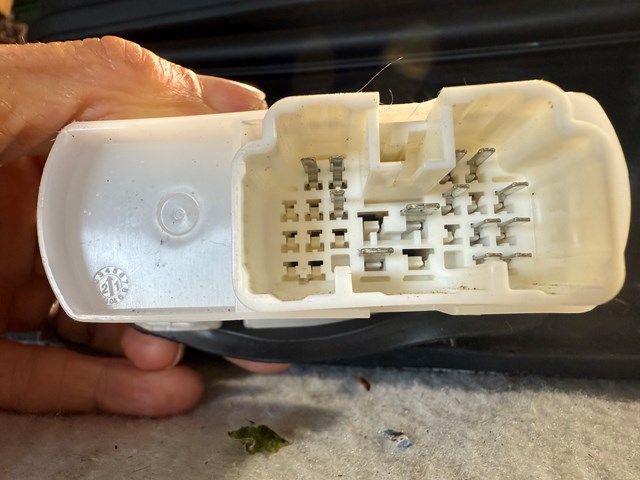 2015-23 Dodge Challenger left drivers door complete with handle, glass, mirror