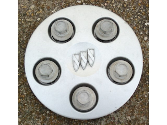 1997 - 2002 Buick Century Regal Silver Wheel Center Cap Hubcap 9593601 Cover S