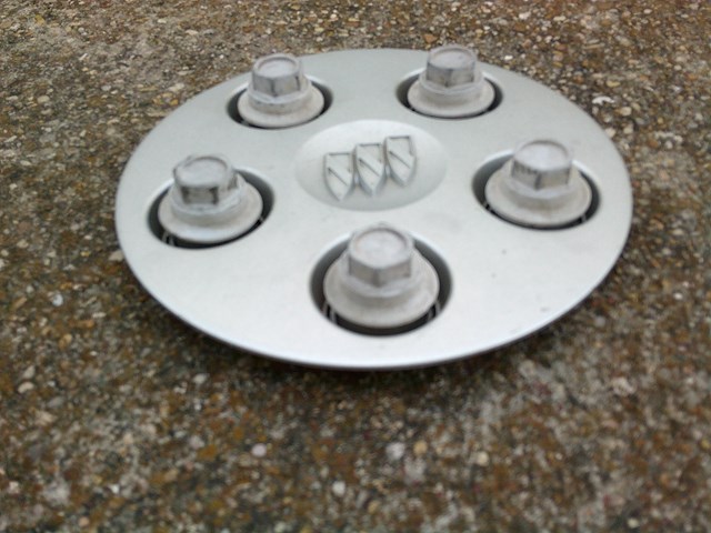 1997 - 2002 Buick Century Regal Silver Wheel Center Cap Hubcap 9593601 Cover S