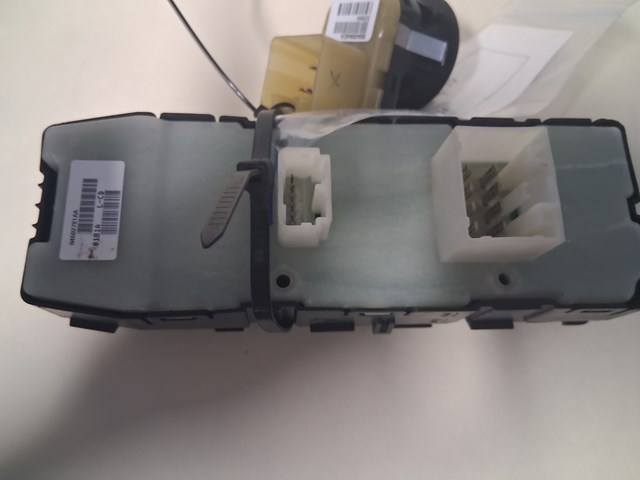 2011 Chrysler 200 Door Switch