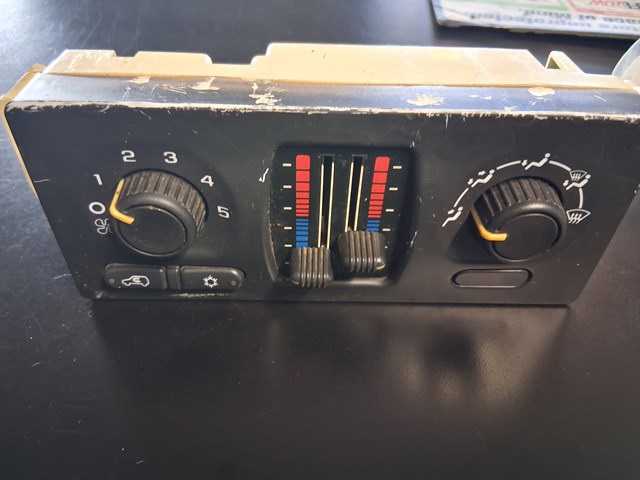 2004 Chevy Silverado 1500 Dash Console Switch