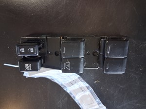 2013 Nissan Versa Door Switch