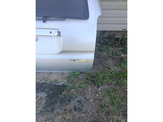 2006 Toyota 4Runner hatchback body part
