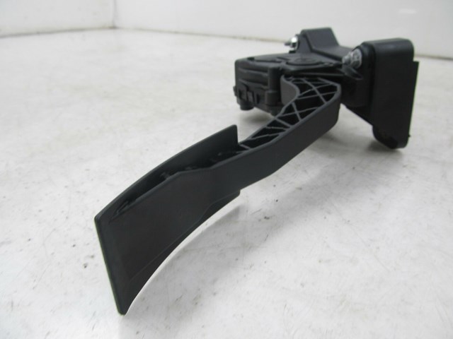 2007-2015 NISSAN XTERRA OEM LEFT FRONT GAS ACCELERATION PEDAL 