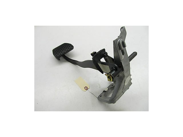 2004-2006 BMW X3 E83 OEM BRAKE PEDAL PAD W/ SENSOR 3331164