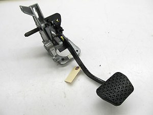2004-2006 BMW X3 E83 OEM BRAKE PEDAL PAD W/ SENSOR 3331164