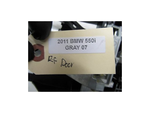 2011-2013 BMW 550i 535i F10 OEM RIGHT FRONT EXTERIOR DOOR HANDLE BEZEL FRAME