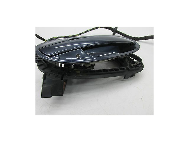 2002-2004 BMW 745LI E66 OEM RIGHT FRONT EXTERIOR DOOR HANDLE BLUE W/ WIRING