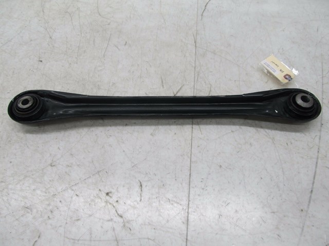 2004-2007 VOLKSWAGEN TOUAREG OEM RIGHT REAR LOWER CONTROL ARM 