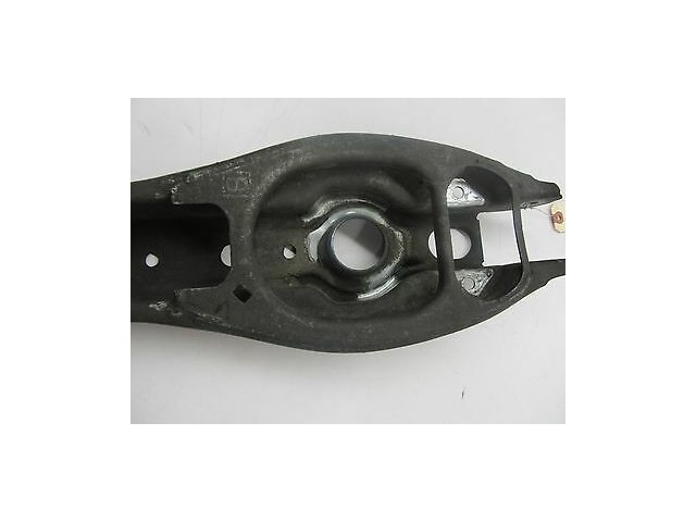 2006-2008 BMW 330i 335i 328i E90 OEM RIGHT REAR LOWER CONTROL ARM SPRING SUPPORT