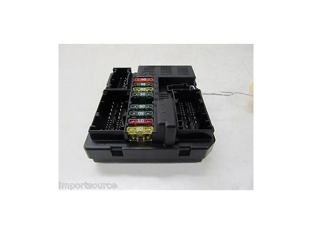 2005-2008 BMW Z4 E86 E85 OEM LEFT FRONT UNDER HOOD FUSE BOX RELAY