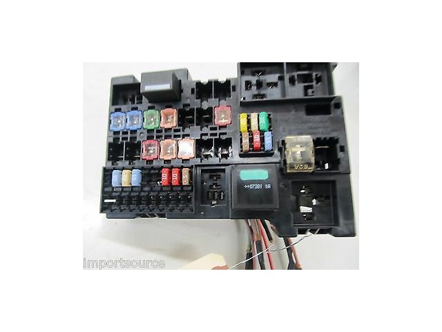 2009-2011 JAGUAR XF OEM REAR TRUNK FUSE BOX RELAY