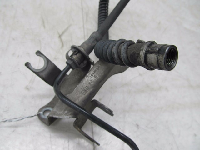 2004-2007 VOLKSWAGEN TOUAREG OEM LEFT FRONT ABS WHEEL SPEED SENSOR BRACKET 