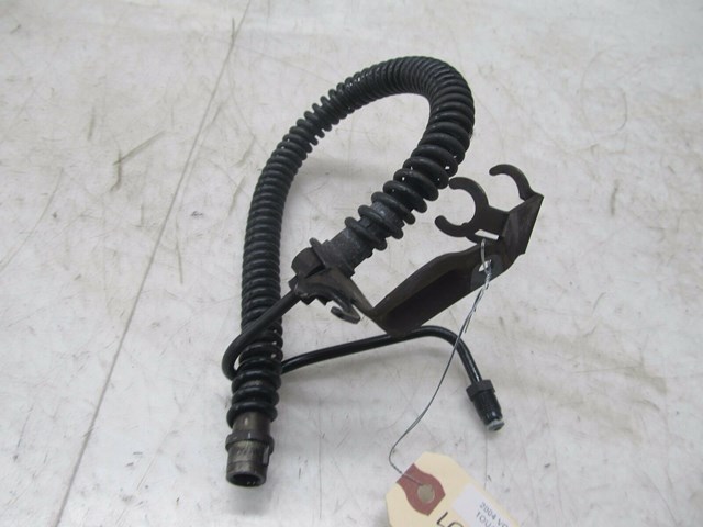 2004-2007 VOLKSWAGEN TOUAREG OEM LEFT REAR ABS WHEEL SPEED SENSOR BRACKET 