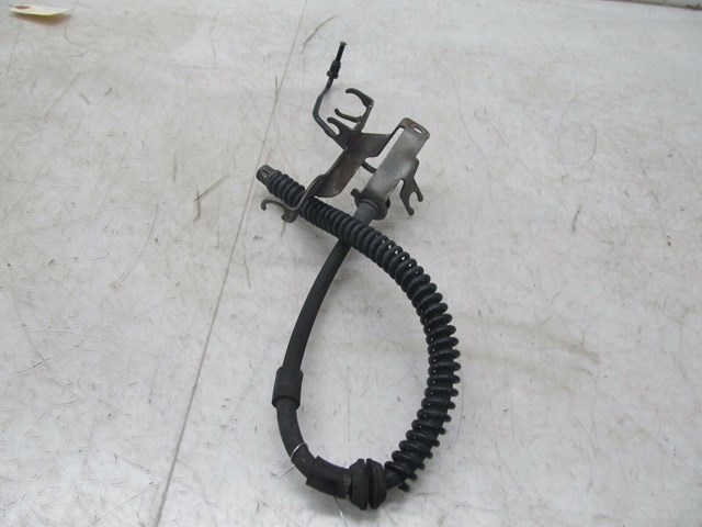 2004-2007 VOLKSWAGEN TOUAREG OEM RIGHT FRONT ABS WHEEL SPEED SENSOR BRACKET 