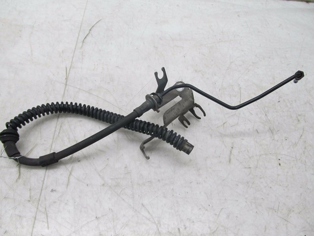 2004-2007 VOLKSWAGEN TOUAREG OEM RIGHT FRONT ABS WHEEL SPEED SENSOR BRACKET 