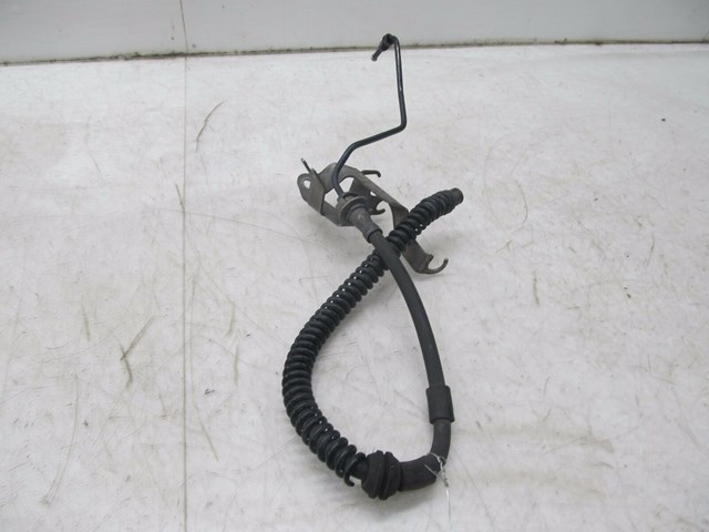 2004-2007 VOLKSWAGEN TOUAREG OEM RIGHT FRONT ABS WHEEL SPEED SENSOR BRACKET 