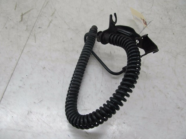 2004-2007 VOLKSWAGEN TOUAREG OEM RIGHT REAR WHEEL SPEED SENSOR BRACKET 