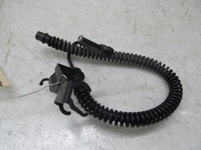 2004-2007 VOLKSWAGEN TOUAREG OEM RIGHT REAR WHEEL SPEED SENSOR BRACKET 