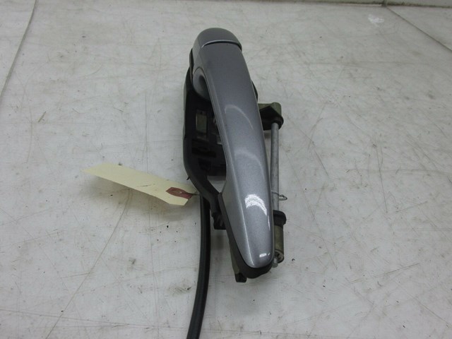 2002-2006 BMW M3 E46 COUPE OEM RIGHT FRONT EXTERIOR DOOR HANDLE 