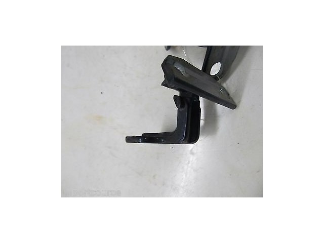 2009-2011 JAGUAR XF OEM RIGHT REAR DOOR HINGE MOUNT 