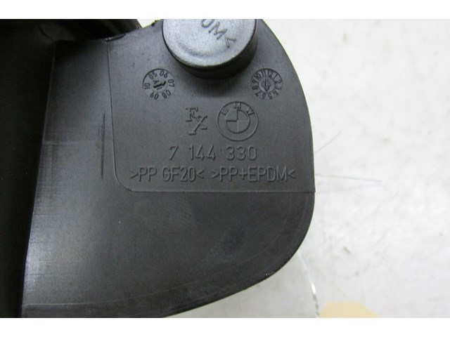  2009-2013 BMW 328i E93 LCI OEM RIGHT REAR FUEL LID DOOR HINGE ASSEMBLY 