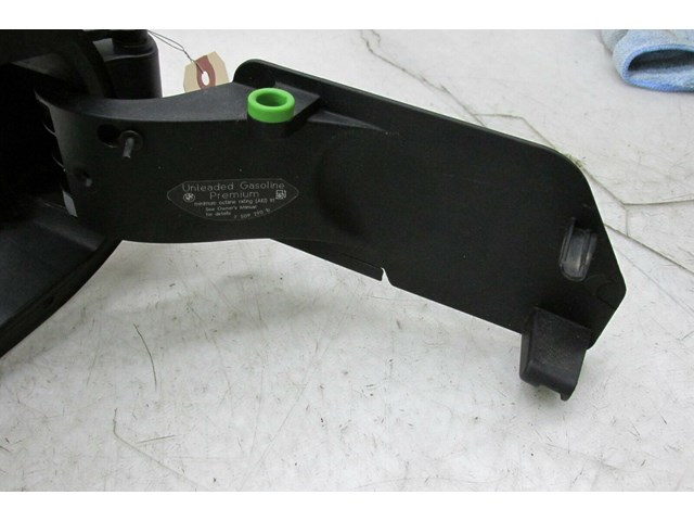  2009-2013 BMW 328i E93 LCI OEM RIGHT REAR FUEL LID DOOR HINGE ASSEMBLY 